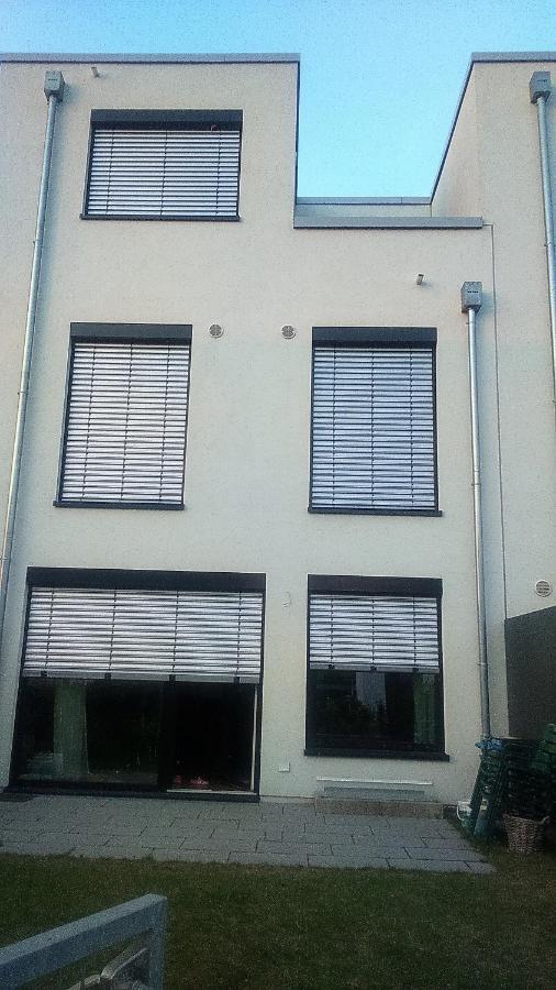 Privatzimmer Mit Balkon-Richtung Messe Hannover Exterior foto