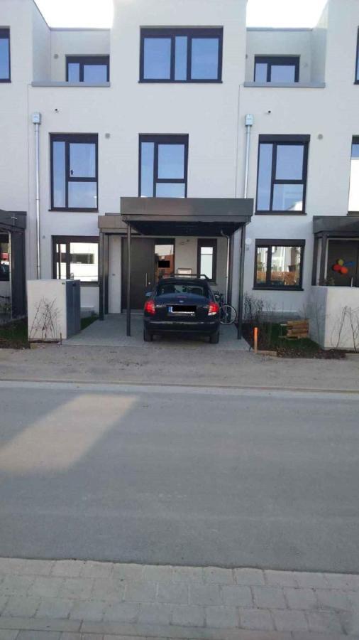 Privatzimmer Mit Balkon-Richtung Messe Hannover Exterior foto